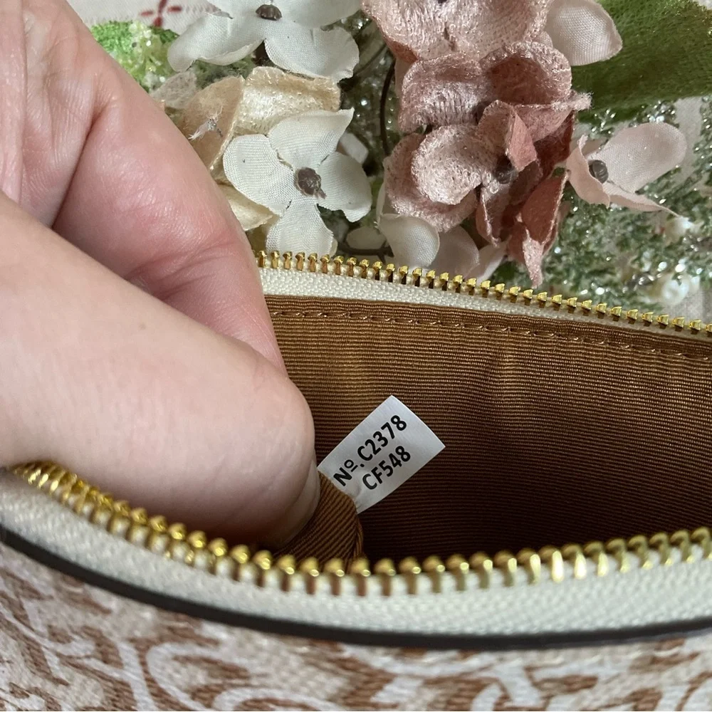 COACH Canvas & Leather Corner Zip Wristlet Small Wallet Clutch CF548 Ivory Chalk - Picture 5 of 6